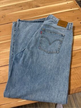 Women’s Levis Ribcage wide leg